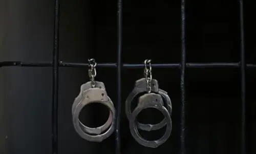 Police obtain woman’s six-day remand in ‘staged suicide’ case in Karachi Police obtain woman’s six-day remand in ‘staged suicide’ case in Karachi