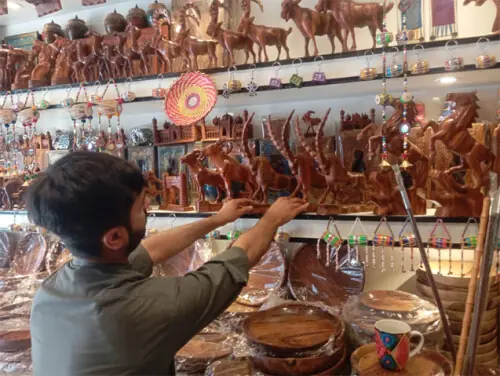 Young artisan’s work provides a glimpse into KP’s cultural traditions Young artisan’s work provides a glimpse into KP’s cultural traditions