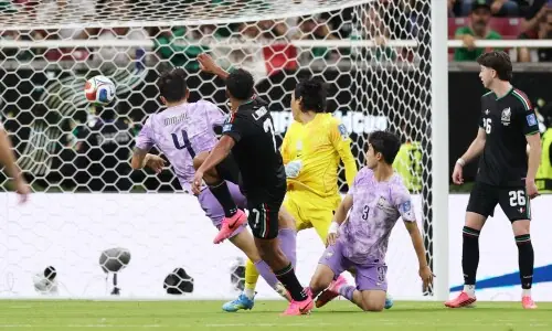 Co-hosts Mexico first team into World Cup knockout rounds