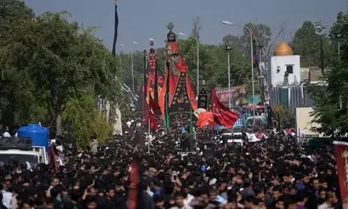 KP CM reviews Muharram security, orders steps to protect people&rsquo;s life and property