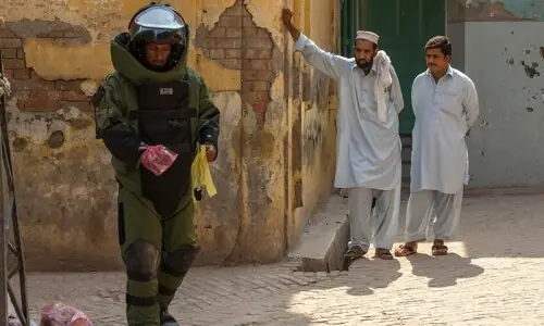 5 bomb disposal unit personnel martyred in Razmak attack in KP 5 bomb disposal unit personnel martyred in Razmak attack in KP