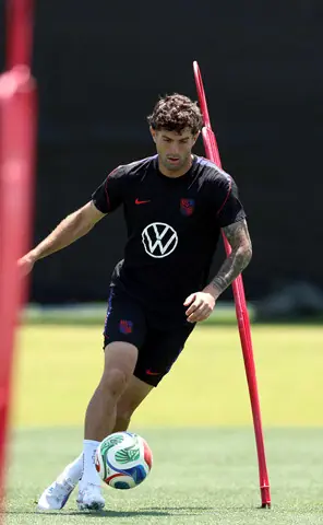 Australia, Paraguay plot path to knockout phase in Bay Area battle