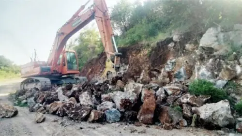 Around 1,500 citizens petition against review of restaurant demolition in Margalla park