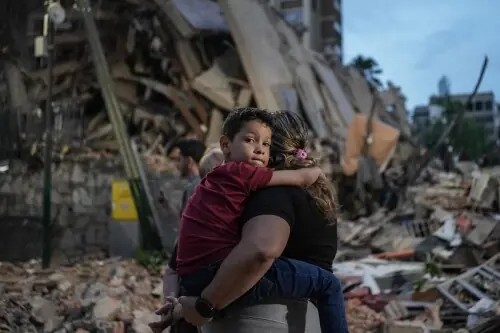 Death toll from Venezuela's massive twin quakes jumps to 164, nearly 1,000 injured: president