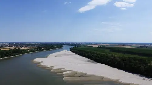 Farmers fear drought as Italy's longest river runs dry Farmers fear drought as Italy's longest river runs dry