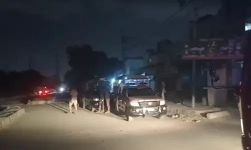 Heavy firing, explosion reported in Karachi's Gulistan-i-Jauhar