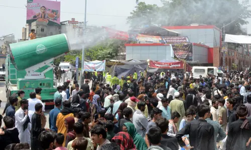 Ashura observed peacefully amid tight security