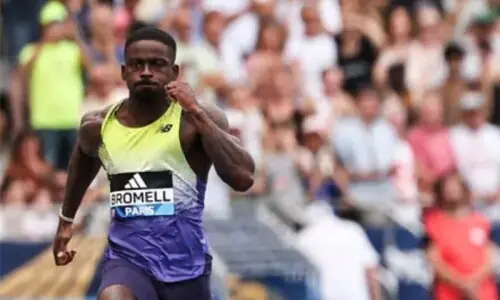 Trayvon Bromell upsets Lyles to win 100m at Paris Diamond League