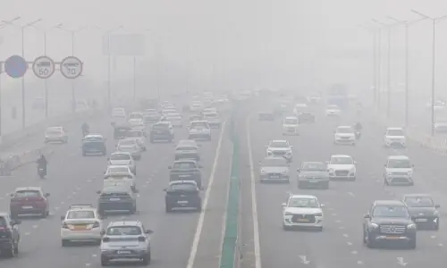 New Delhi offers cash to scrap old cars for electric vehicles