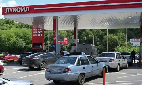 Russia buys petrol from India to tackle shortage Russia buys petrol from India to tackle shortage