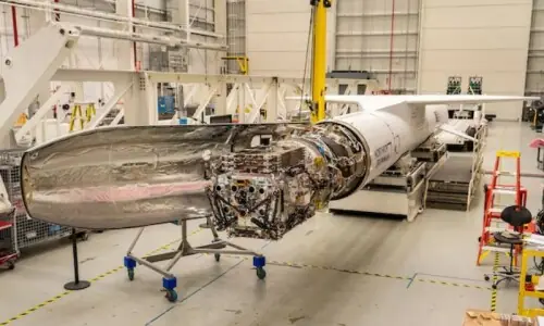 Nasa launches robotic mission to save telescope