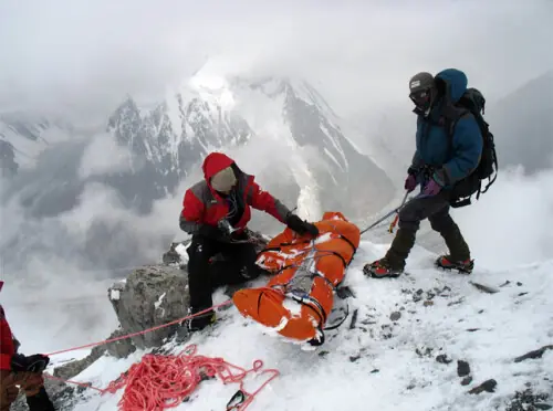 MOUNTAINEERING: THE LAST DESCENT MOUNTAINEERING: THE LAST DESCENT