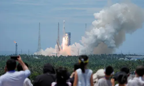 China successfully tests sea-based rocket booster recovery system China successfully tests sea-based rocket booster recovery system