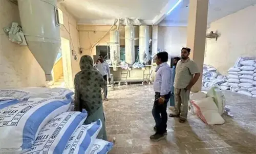 Sindh govt hikes prices of flour varieties amid crackdown on hoarding Sindh govt hikes prices of flour varieties amid crackdown on hoarding