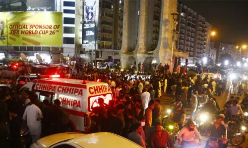 JPMC doctor shot dead as robbers take away Rs2.5m in Clifton JPMC doctor shot dead as robbers take away Rs2.5m in Clifton