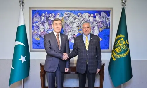 Dar meets SCO secretary general, reaffirms Pakistan&rsquo;s commitment to advancing its objectives
