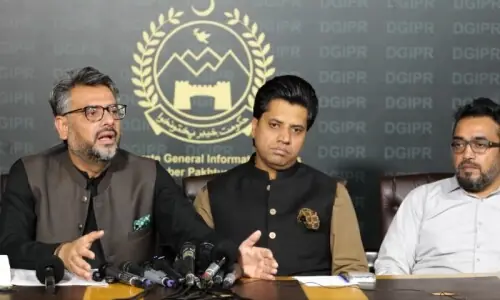 KP CM aide terms petroleum levy as ‘assault’ on provincial rights KP CM aide terms petroleum levy as ‘assault’ on provincial rights
