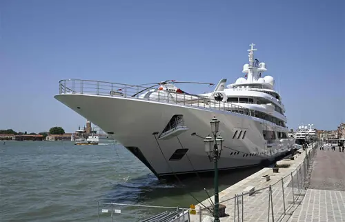 Venice braces for protests as US envoy arrives on superyacht Venice braces for protests as US envoy arrives on superyacht