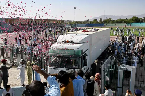 Policemen martyred in Ziarat attack buried as sit-in ends Policemen martyred in Ziarat attack buried as sit-in ends