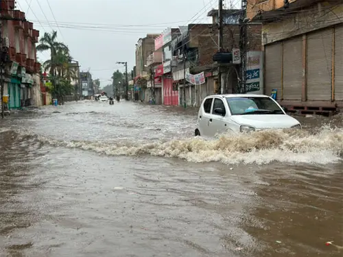 Eight die as downpour lashes central Punjab Eight die as downpour lashes central Punjab