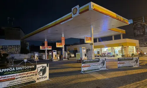 Petrol pump owners &lsquo;split&rsquo; over strike after govt talks