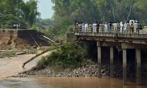 Chenab remains in high flood as rains lash held Kashmir, Punjab