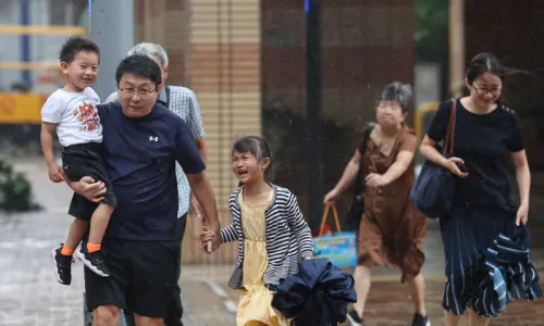 Typhoon forces evacuation of 340,000 in China