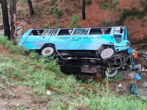 21 injured as Punjab varsity bus falls into gorge