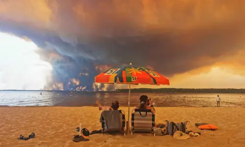 Experts explain France&rsquo;s ominous &lsquo;fire clouds&rsquo;