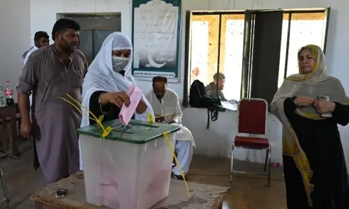 Close contest sees &lsquo;N&rsquo; take the lead in Mirpur polls