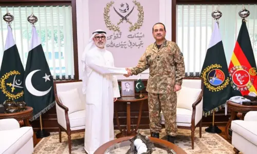 CDF Munir, Kuwait FM discuss regional security and steps to boost bilateral cooperation