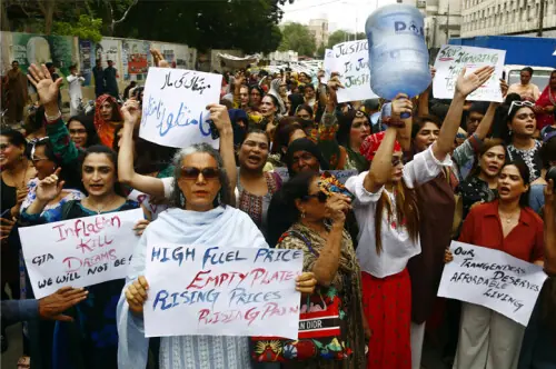 Trans community stages protest over soaring prices Trans community stages protest over soaring prices