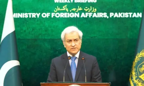 Pakistan says 'doing utmost' to bring US, Iran back to Islamabad MoU
