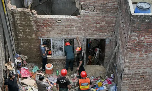 At least 11 killed, 6 injured as three-storey building collapses in Lahore's Harbanspura At least 11 killed, 6 injured as three-storey building collapses in Lahore's Harbanspura
