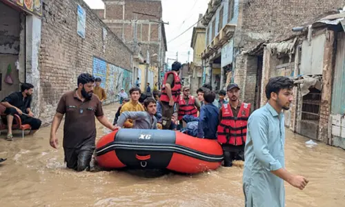 120 rescued as floodwater inundates Sardar Colony 120 rescued as floodwater inundates Sardar Colony