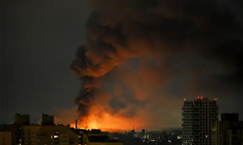10 killed as Russia rains missiles on Kyiv 10 killed as Russia rains missiles on Kyiv