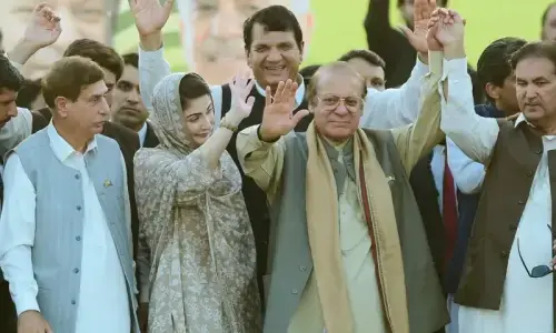 Sharif family meets at Jati Umra to take stock of ‘mounting’ political challenges amid tensions with PPP Sharif family meets at Jati Umra to take stock of ‘mounting’ political challenges amid tensions with PPP