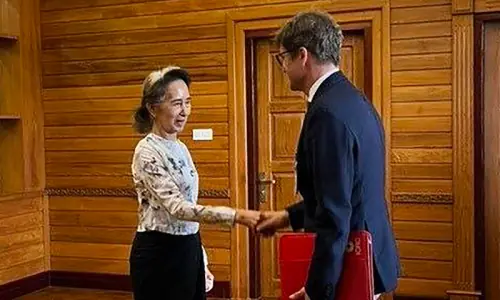 Myanmar's detained former leader Aung San Suu Kyi meets Red Cross official Myanmar's detained former leader Aung San Suu Kyi meets Red Cross official