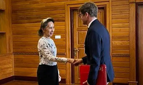 In first publicised meeting, Suu Kyi sees ICRC official In first publicised meeting, Suu Kyi sees ICRC official