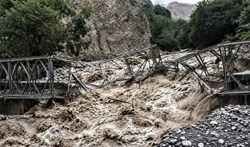 Glof, cloudburst ravage Chitral Glof, cloudburst ravage Chitral