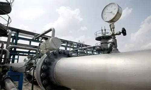 Govt plans splitting SNGPL, SSGCL into one transmission and four provincial distribution companies Govt plans splitting SNGPL, SSGCL into one transmission and four provincial distribution companies