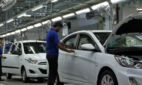 Auto sector calls for prime minister&rsquo;s intervention