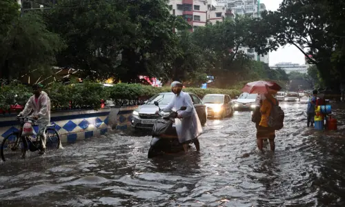 Floods, landslides leave over 100 dead as monsoon batters India
