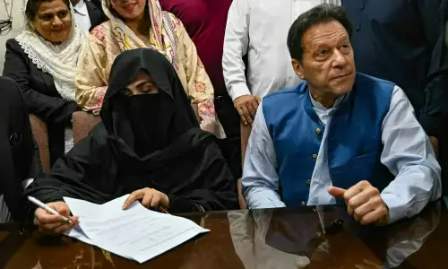 IHC reserves order on pleas against Imran, Bushra&rsquo;s alleged solitary confinement