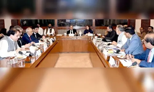 NAB chief urges withdrawal of Rs500m graft probe limit NAB chief urges withdrawal of Rs500m graft probe limit