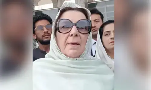 Peshawar High Court grants transit bail to Noreen Niazi in Peca case Peshawar High Court grants transit bail to Noreen Niazi in Peca case