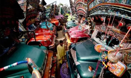 Goods, oil transporters strike continues Goods, oil transporters strike continues
