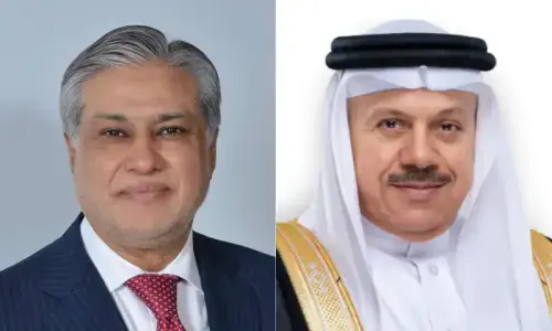 Bahrain FM congratulates Dar on Makkah defence pact, expresses desire to visit Pakistan