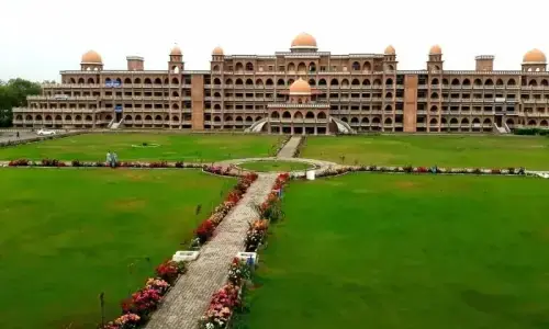 Shortage of students forces University of Peshawar to reduce number of depts Shortage of students forces University of Peshawar to reduce number of depts