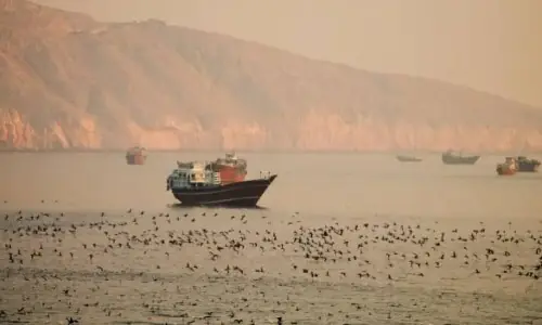 US, Iran play &lsquo;claim game&rsquo; over Hormuz